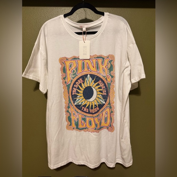 Gianni Bini Tops - Pink Floyd Graphic T-Shirt XL New With Tags